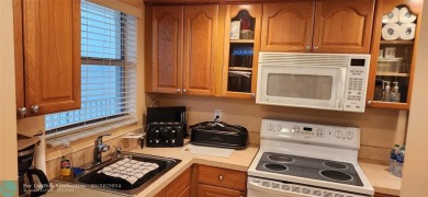 Beach Condo For Sale in Sunrise, Florida