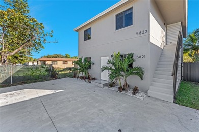 Beach Townhome/Townhouse Sale Pending in Miami, Florida