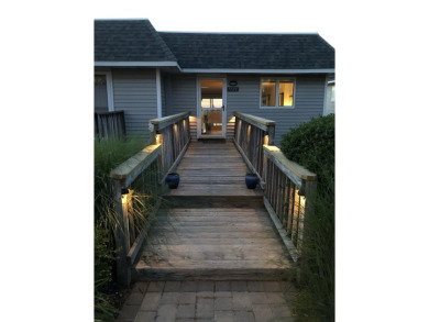 Beach Condo Sale Pending in Baiting Hollow, New York