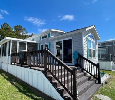 Beach Home For Sale in Cedar Point, North Carolina