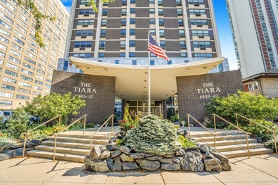 Beach Condo For Sale in Chicago, Illinois
