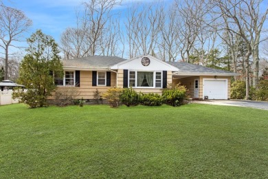 Beach Home For Sale in Southold, New York