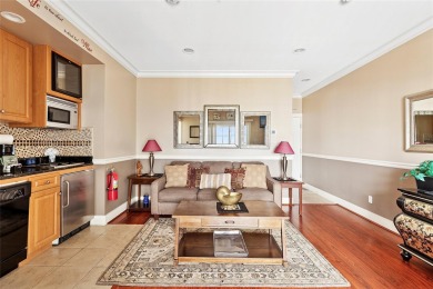 Beach Condo For Sale in Greenport, New York