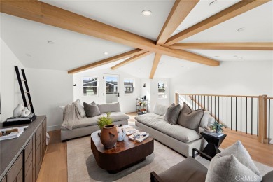 Beach Townhome/Townhouse Sale Pending in Newport Beach, California