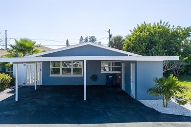 Beach Townhome/Townhouse For Sale in Madeira Beach, Florida