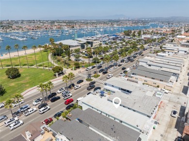 Beach Townhome/Townhouse Sale Pending in Newport Beach, California