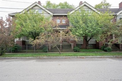 Beach Condo Active Under Contract in Detroit, Michigan