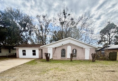 Beach Home For Sale in Gautier, Mississippi