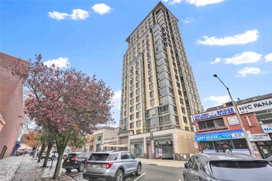 Beach Condo For Sale in Forest Hills, New York