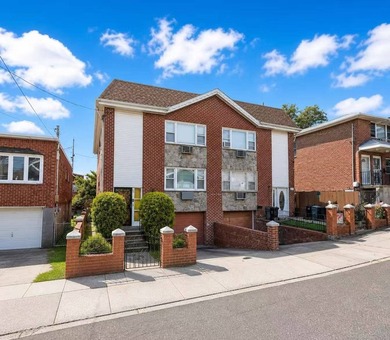 Beach Home For Sale in College Point, New York