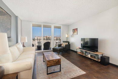 Beach Condo For Sale in South Palm Beach, Florida