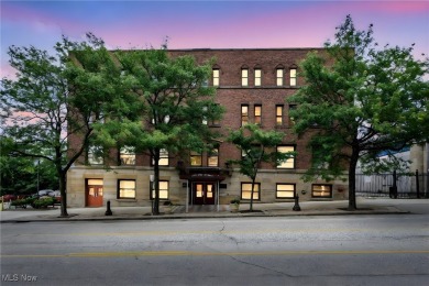 Beach Condo For Sale in Cleveland, Ohio