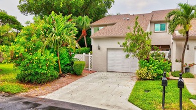 Beach Townhome/Townhouse Sale Pending in Boca Raton, Florida