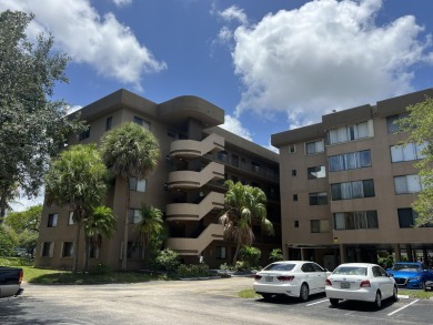 Beach Condo For Sale in North Lauderdale, Florida