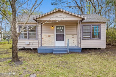 Beach Home For Sale in Gulfport, Mississippi