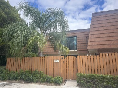 Beach Townhome/Townhouse For Sale in Jupiter, Florida