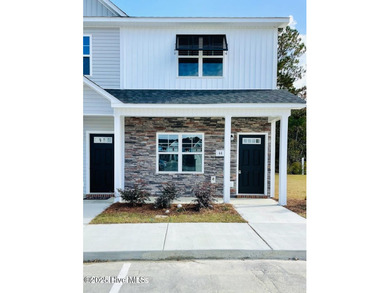 Beach Townhome/Townhouse For Sale in Sneads Ferry, North Carolina