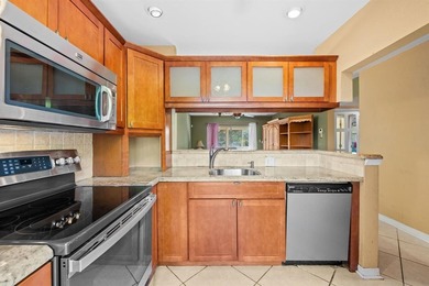 Beach Condo For Sale in Lauderdale Lakes, Florida