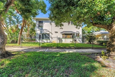 Beach Townhome/Townhouse For Sale in St. Petersburg, Florida