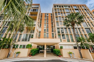 Beach Condo For Sale in South Pasadena, Florida