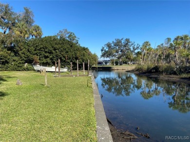 Beach Home For Sale in Crystal River, Florida