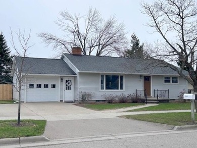 Beach Home Active Under Contract in Alpena, Michigan