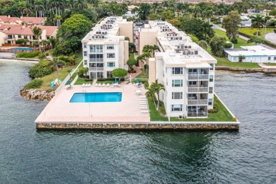 Beach Condo For Sale in Boynton Beach, Florida