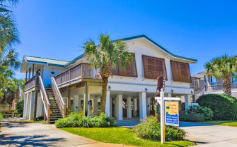 Beautiful, updated cottage! Pet Friendly too - Beach Vacation Rentals in Pensacola Beach, Florida on Beachhouse.com
