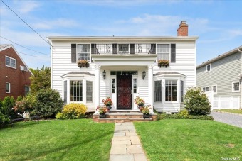 Beach Home Off Market in Locust Valley, New York