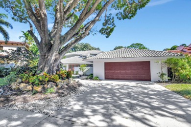 Beach Home For Sale in Boca Raton, Florida