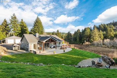 Beach Home For Sale in Coos Bay, Oregon