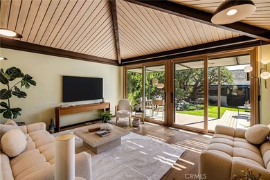 Beach Home Active Under Contract in Palos Verdes Estates, California