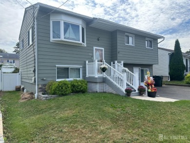 Beach Home For Sale in Old Bridge, New Jersey