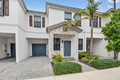 Beach Townhome/Townhouse Active Under Contract in Fort Lauderdale, Florida