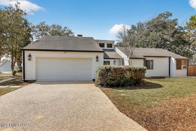 Beach Home For Sale in Diamondhead, Mississippi