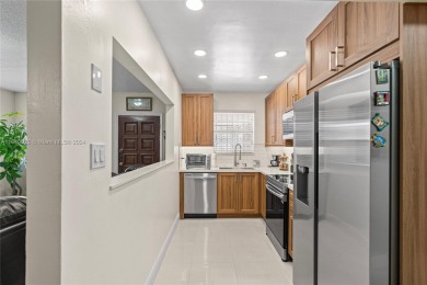 Beach Townhome/Townhouse For Sale in Miami, Florida