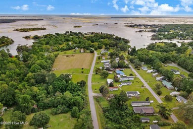 Beach Home For Sale in Swansboro, North Carolina