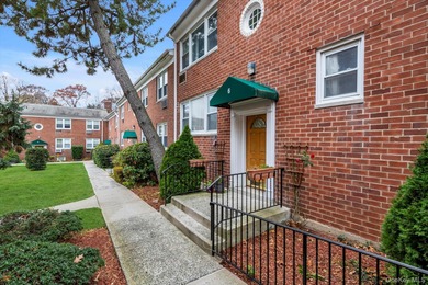 Beach Home For Sale in New Rochelle, New York