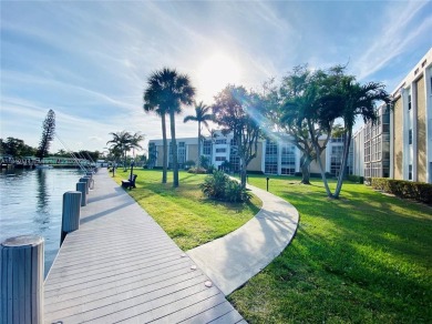 Beach Condo For Sale in Oakland Park, Florida