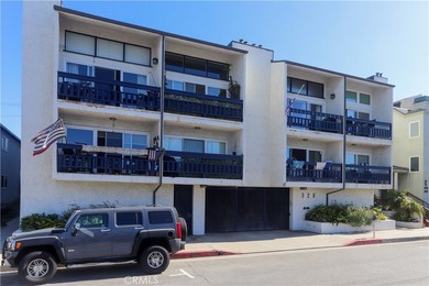 Beach Condo For Sale in Hermosa Beach, California
