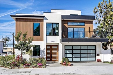 Beach Townhome/Townhouse For Sale in Redondo Beach, California