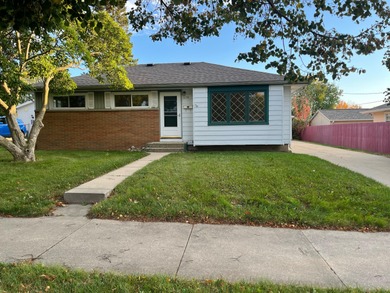 Beach Home For Sale in Cudahy, Wisconsin