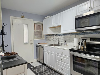 Beach Condo For Sale in West Haven, Connecticut