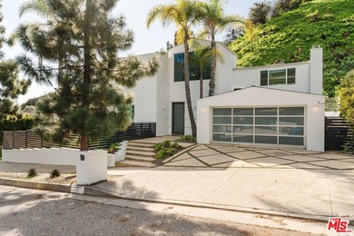 Beach Home For Sale in Pacific Palisades, California