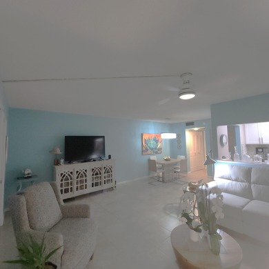 Beach Condo For Sale in West Palm Beach, Florida