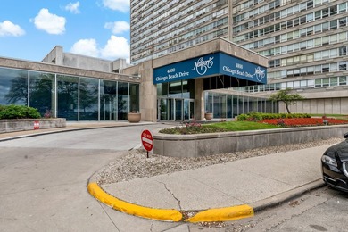 Beach Condo For Sale in Chicago, Illinois