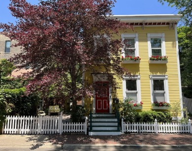 Beach Home For Sale in Chicago, Illinois