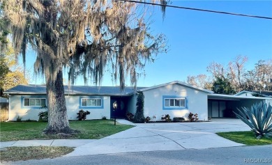 Beach Home For Sale in Crystal River, Florida