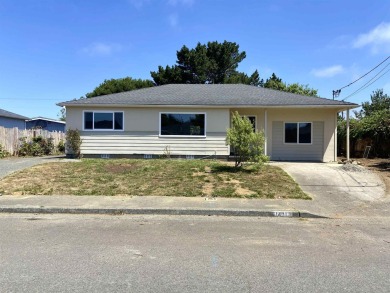 Beach Home For Sale in Crescent City, California