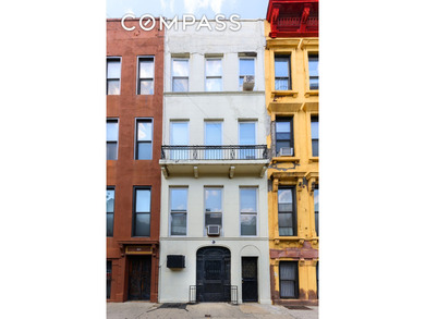 Beach Home For Sale in New York, New York